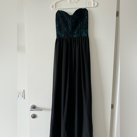 Elegant Black and Teal Lace Strapless Dress - Picture 4 of 4